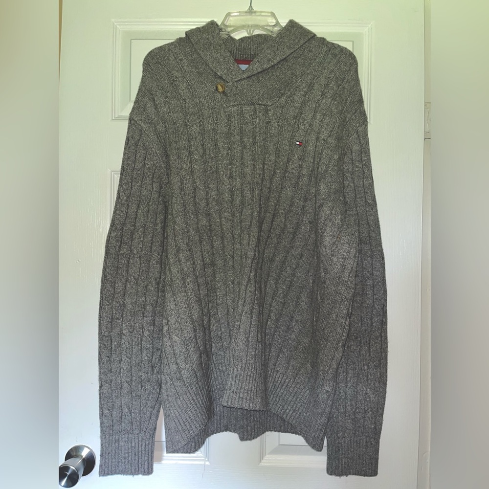 Men’s Tommy Hilfiger sweater